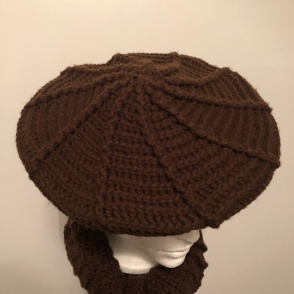 Classic Handmade Crochet Hat Set. - Picture 4 of 8